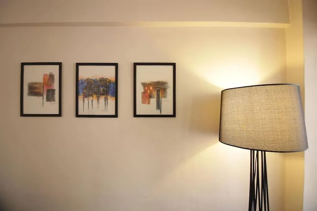 Bright Cozy Stacked Home Ideally Located N Kadikoy Estambul Turquía