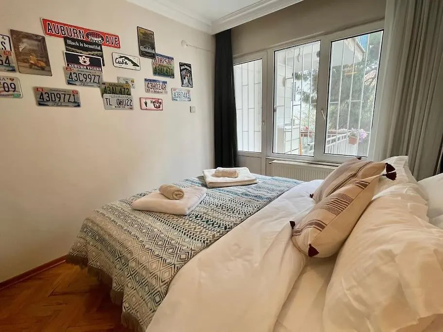 Bright Cozy Stacked Home Ideally Located N Kadikoy Estambul 0*,