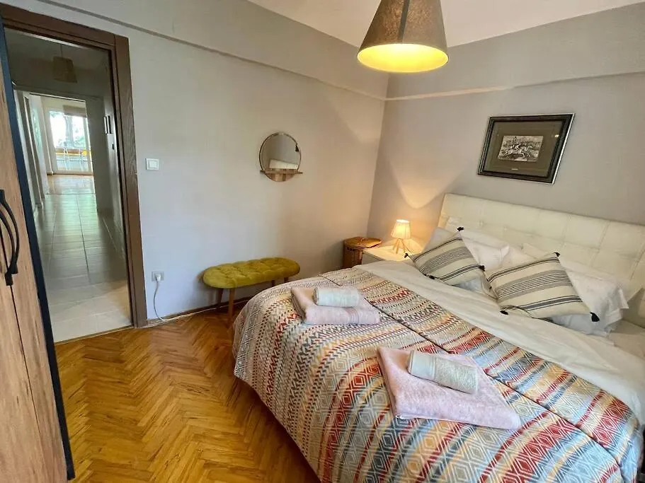 Bright Cozy Stacked Home Ideally Located N Kadikoy Estambul Turquía
