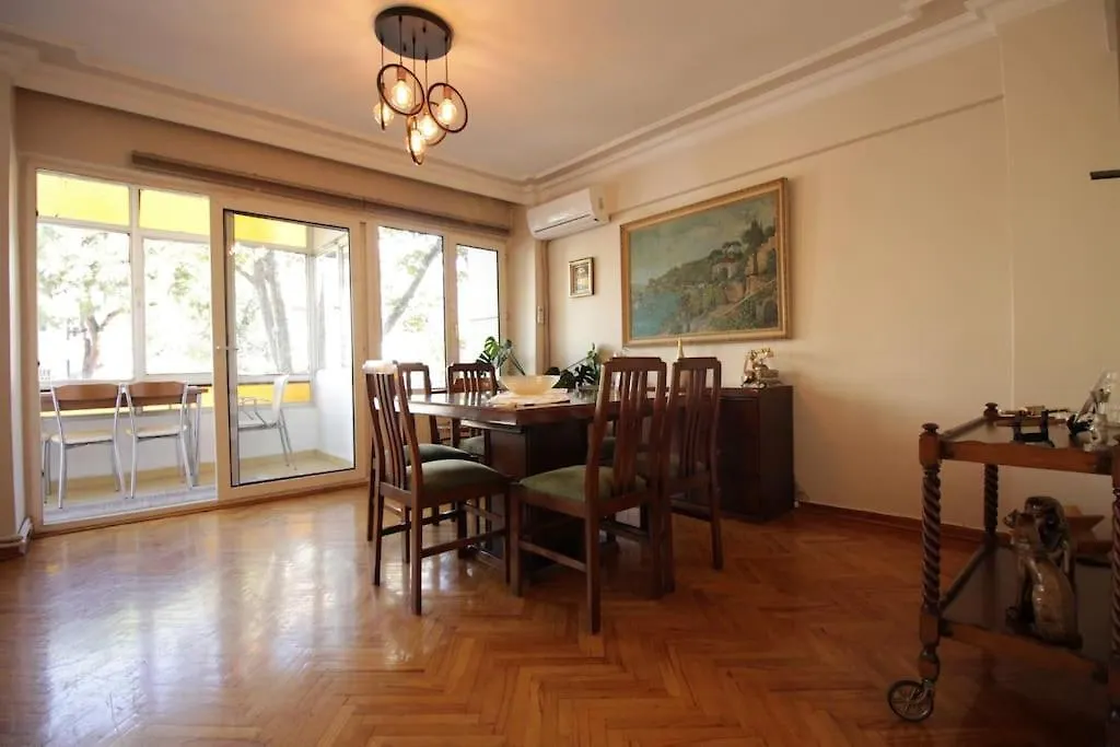 Bright Cozy Stacked Home Ideally Located N Kadikoy Istanbul 0*,