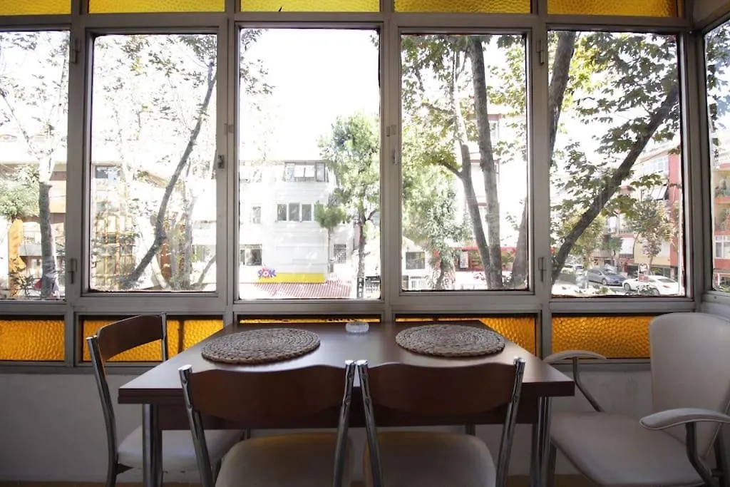 Bright Cozy Stacked Home Ideally Located N Kadikoy Istanbul Apartment